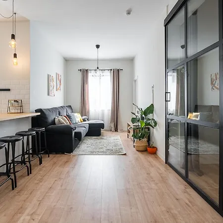 Catarina's Little Corner By Lovelystay *