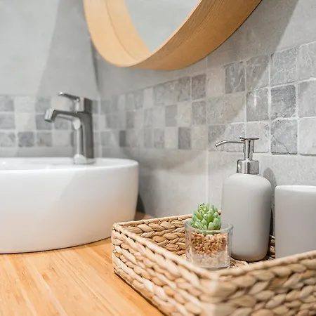 Catarina's Little Corner By Lovelystay Apartment *